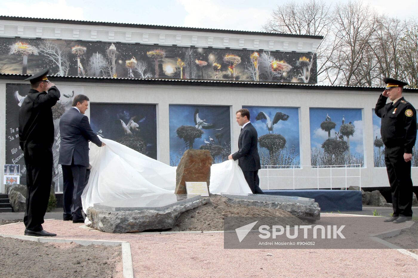 Medvedev attends Chernobyl anniversary events