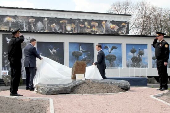 Medvedev attends Chernobyl anniversary events
