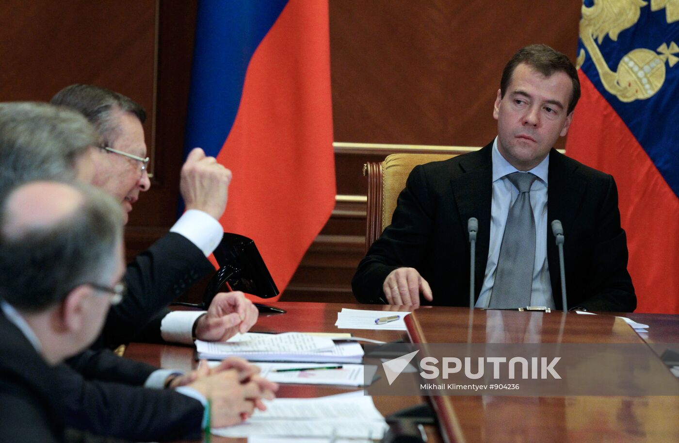 Dmitry Medvedev holds meeting on struggle against wildfires