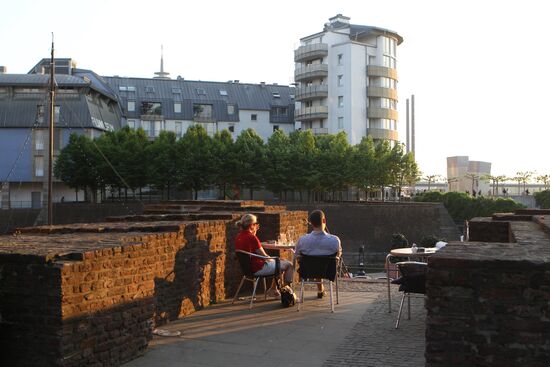 Citizens in a Dusseldorf street