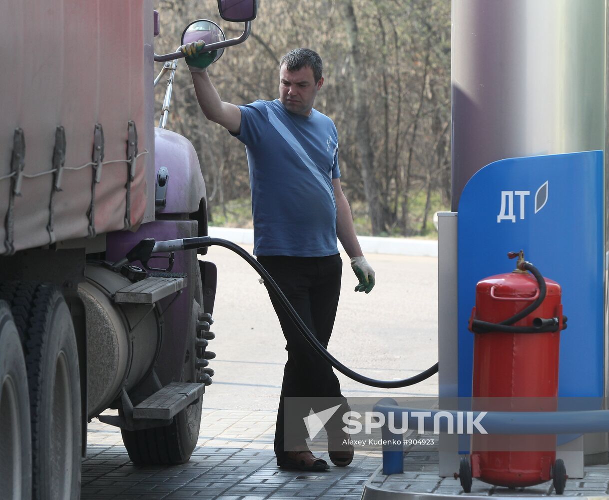 Gazpromneft filling station at work