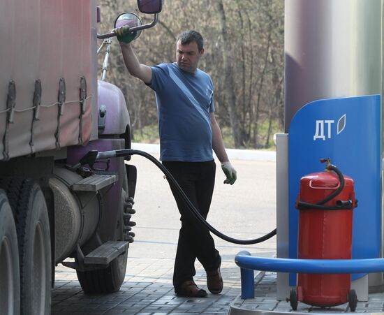Gazpromneft filling station at work