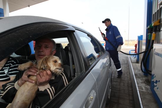 Gazpromneft filling station at work