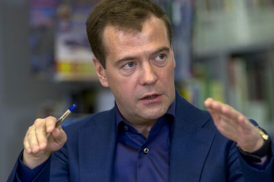 Dmitry Medvedev meets Internet community