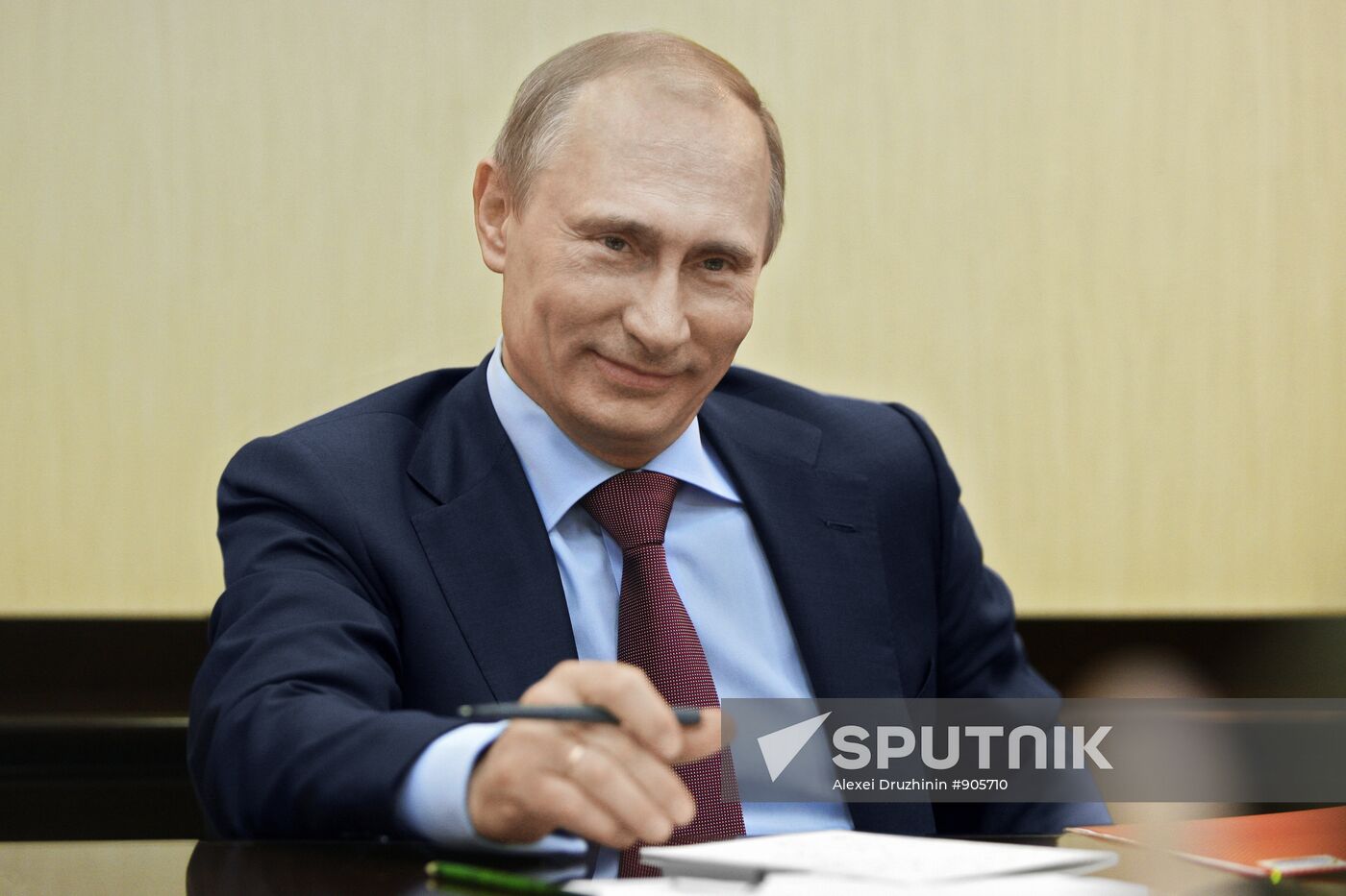 Vladimir Putin tours Volga Federal District