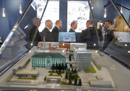 Vladimir Putin tours Volga Federal District