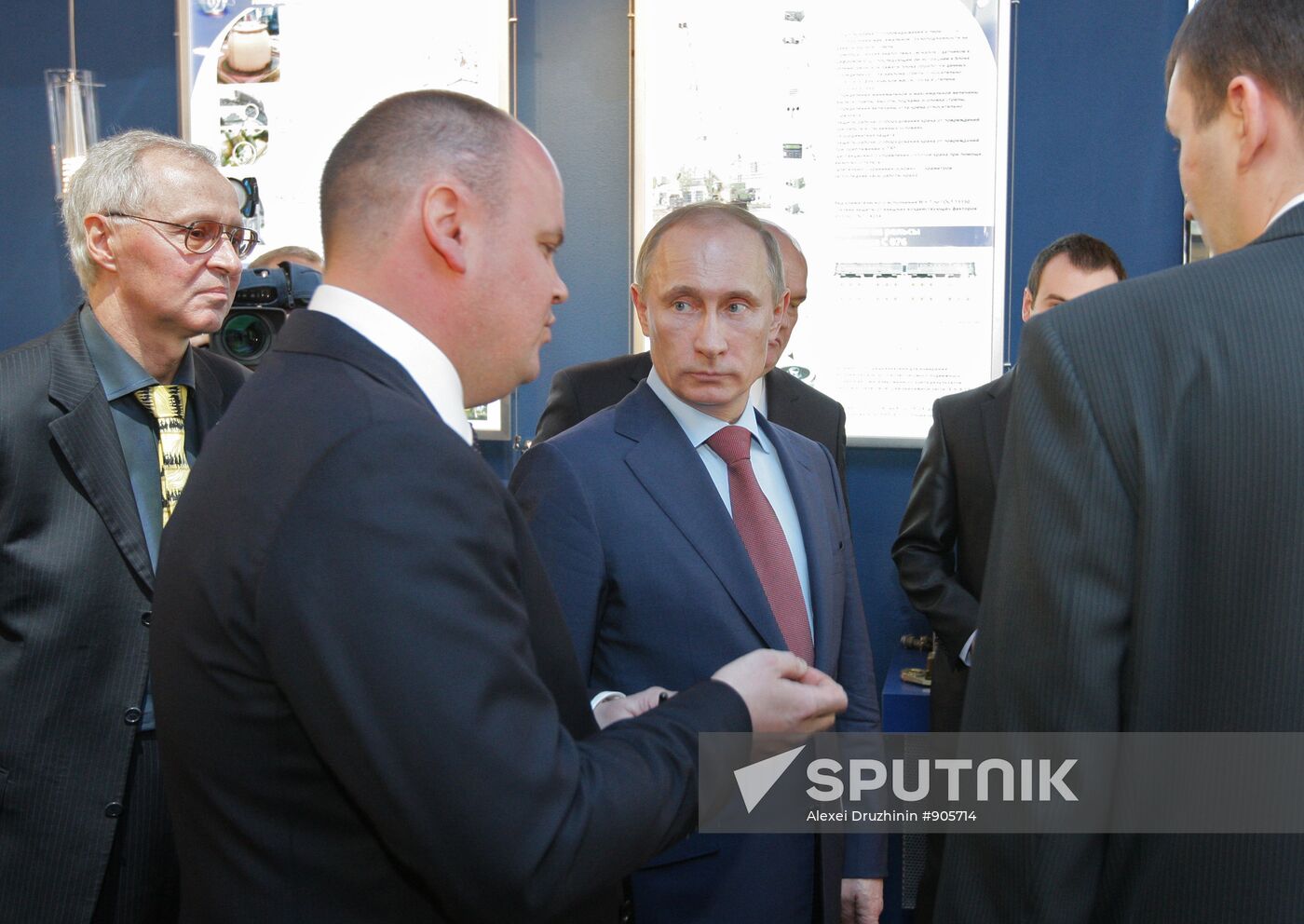 Vladimir Putin tours Volga Federal District