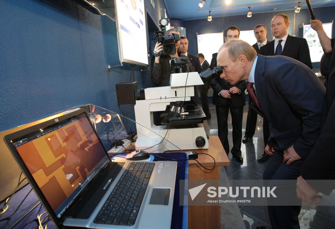 Vladimir Putin tours Volga Federal District