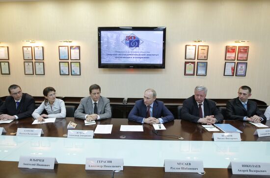 Vladimir Putin tours Volga Federal District