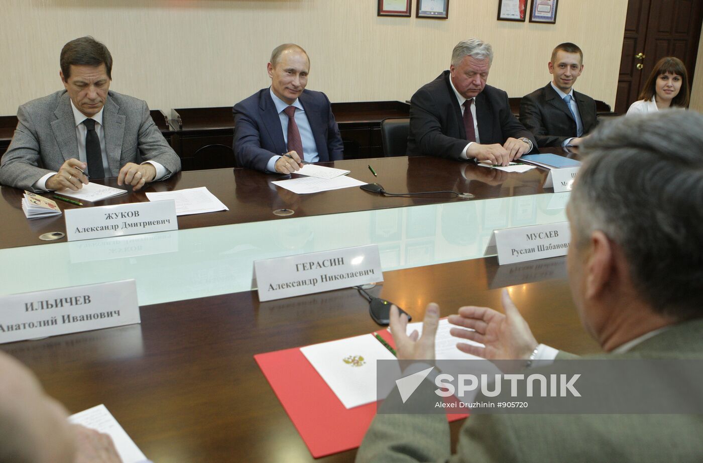 Vladimir Putin tours Volga Federal District