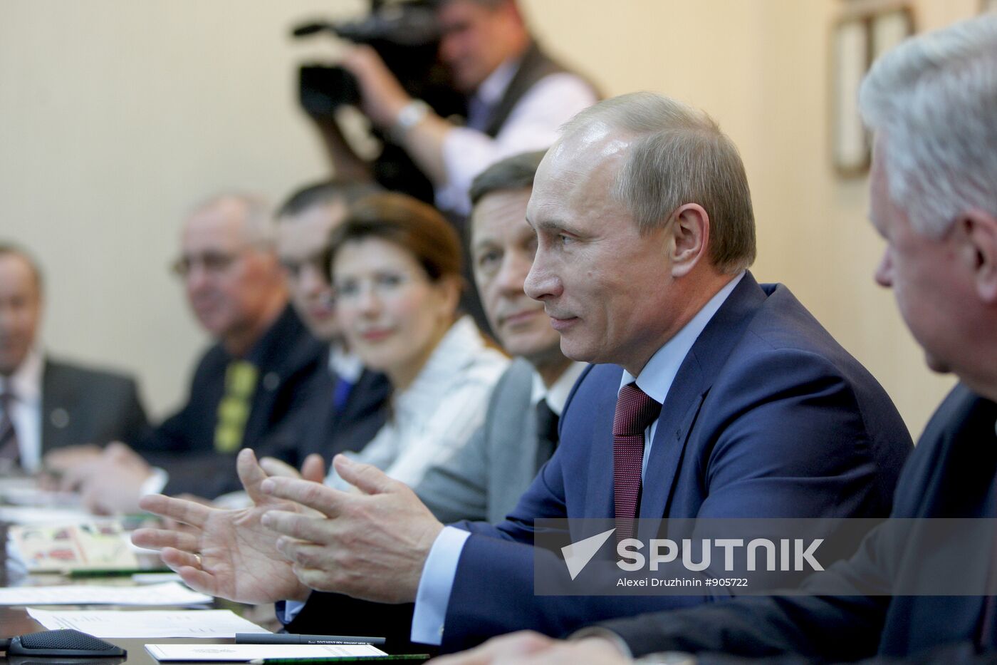 Vladimir Putin tours Volga Federal District