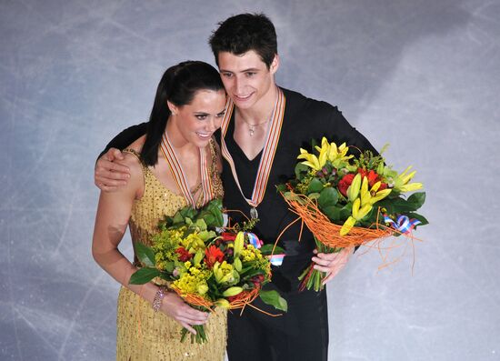 Tessa Virtue and Scott Moir