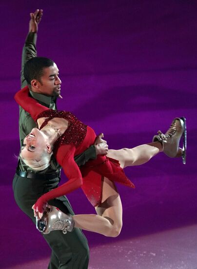 Figure skating. Demonstration performances in St. Petersburg
