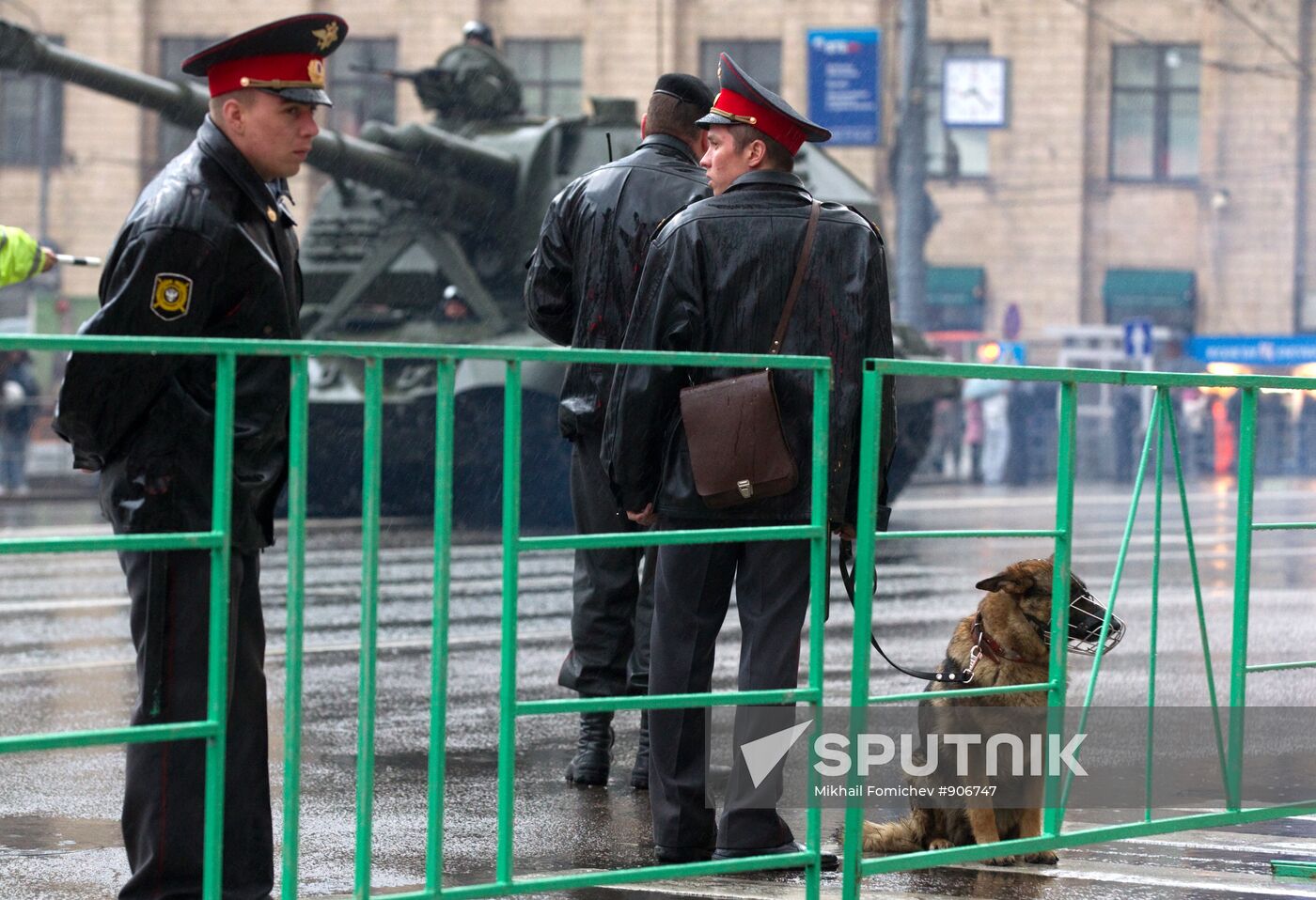 Military vehicles head to rehearsal of Victory Day parade