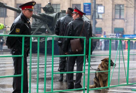 Military vehicles head to rehearsal of Victory Day parade
