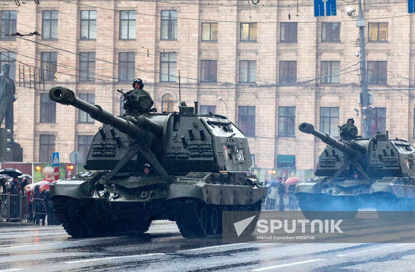 Military vehicles head to rehearsal of Victory Day parade