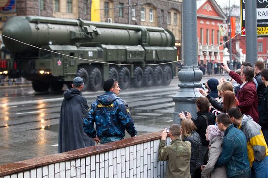Military vehicles head to rehearsal of Victory Day parade