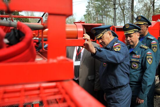 Russian Emergency Ministry showcases new technical developments