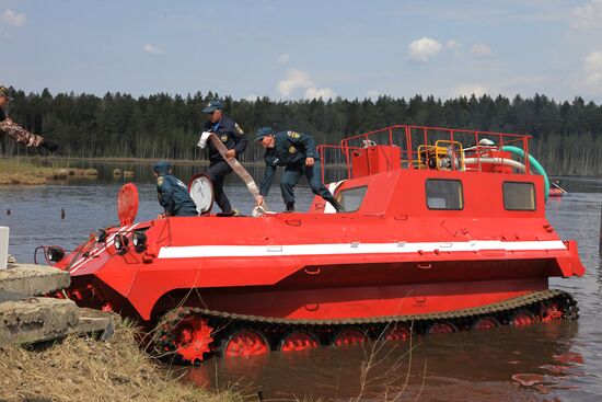 Russian Emergency Ministry showcases new technical developments