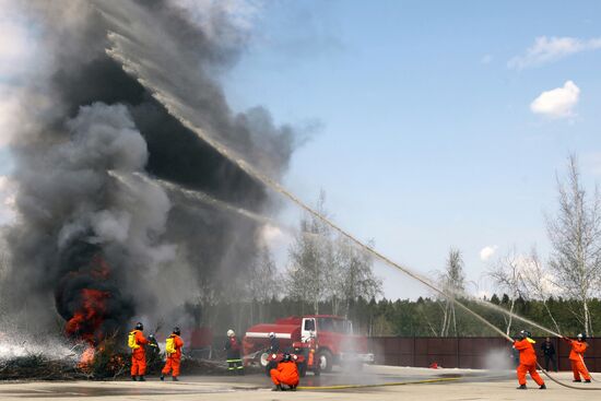 Russian Emergency Ministry showcases new technical developments