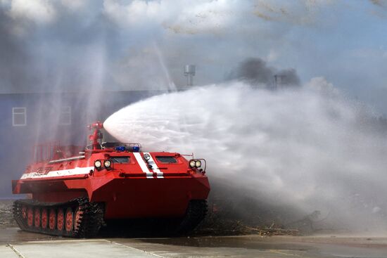 Russian Emergency Ministry showcases new technical developments