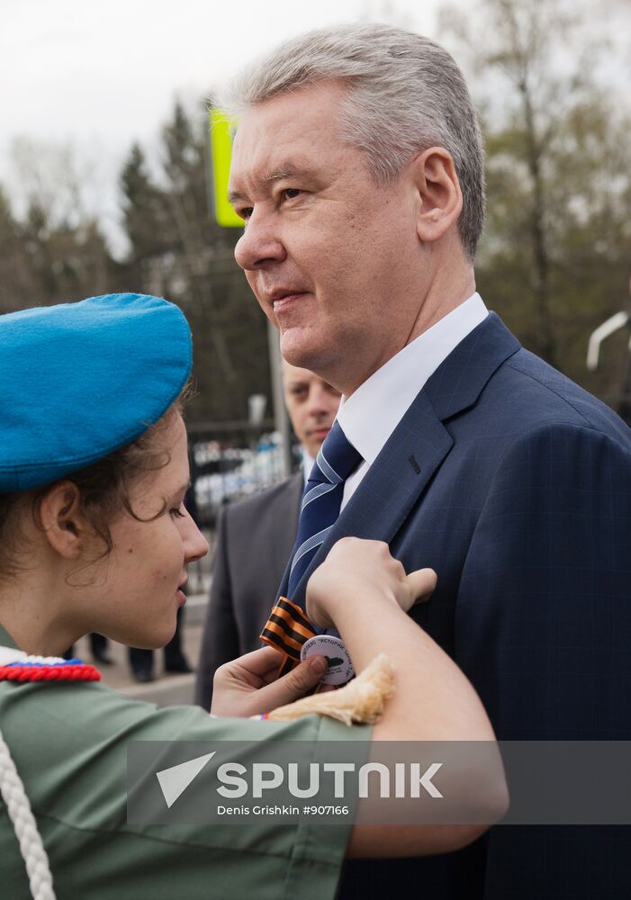 Sergei Sobyanin participates in memorable capsule laying