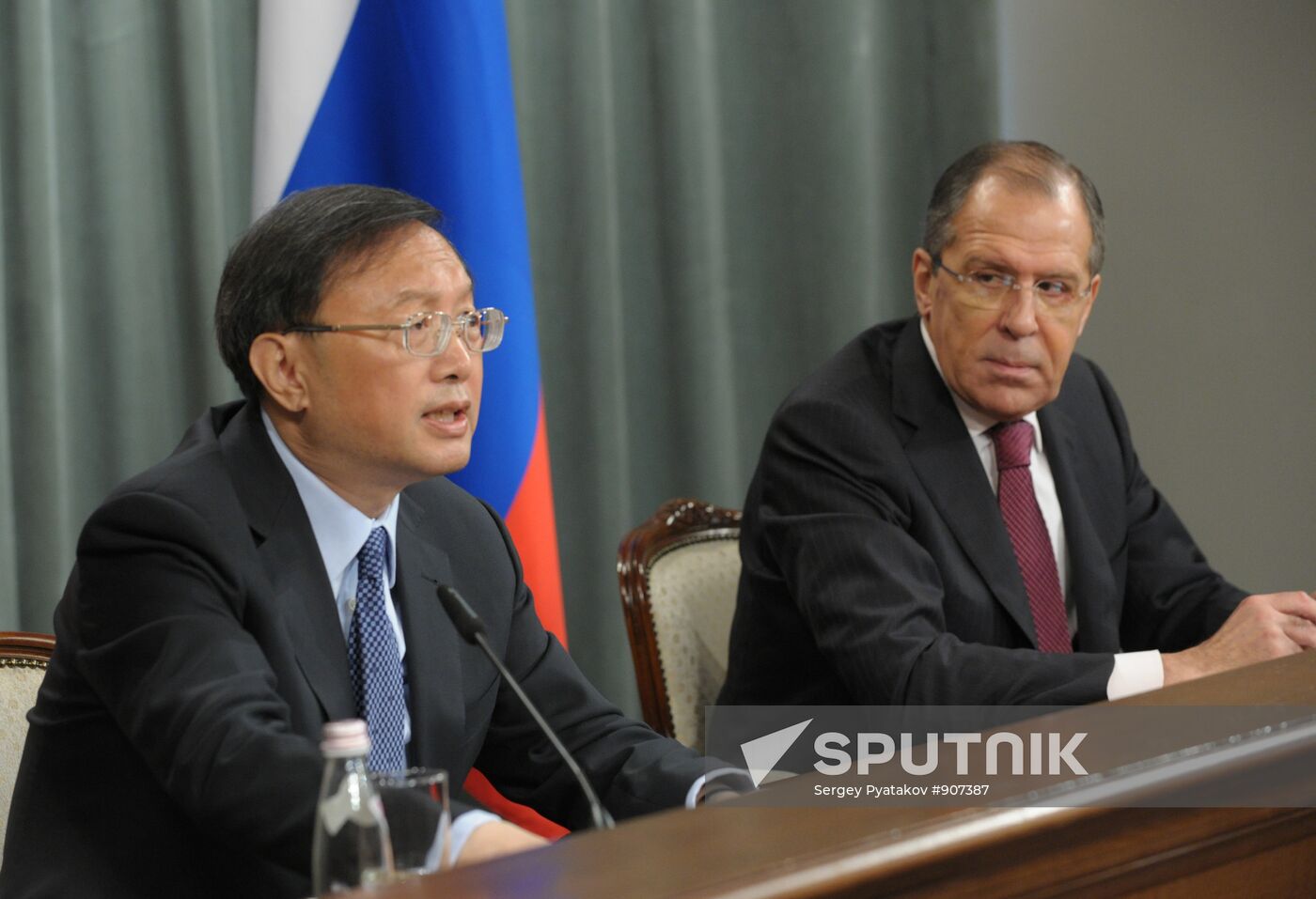 Sergei Lavrov meets with Yang Jiechi