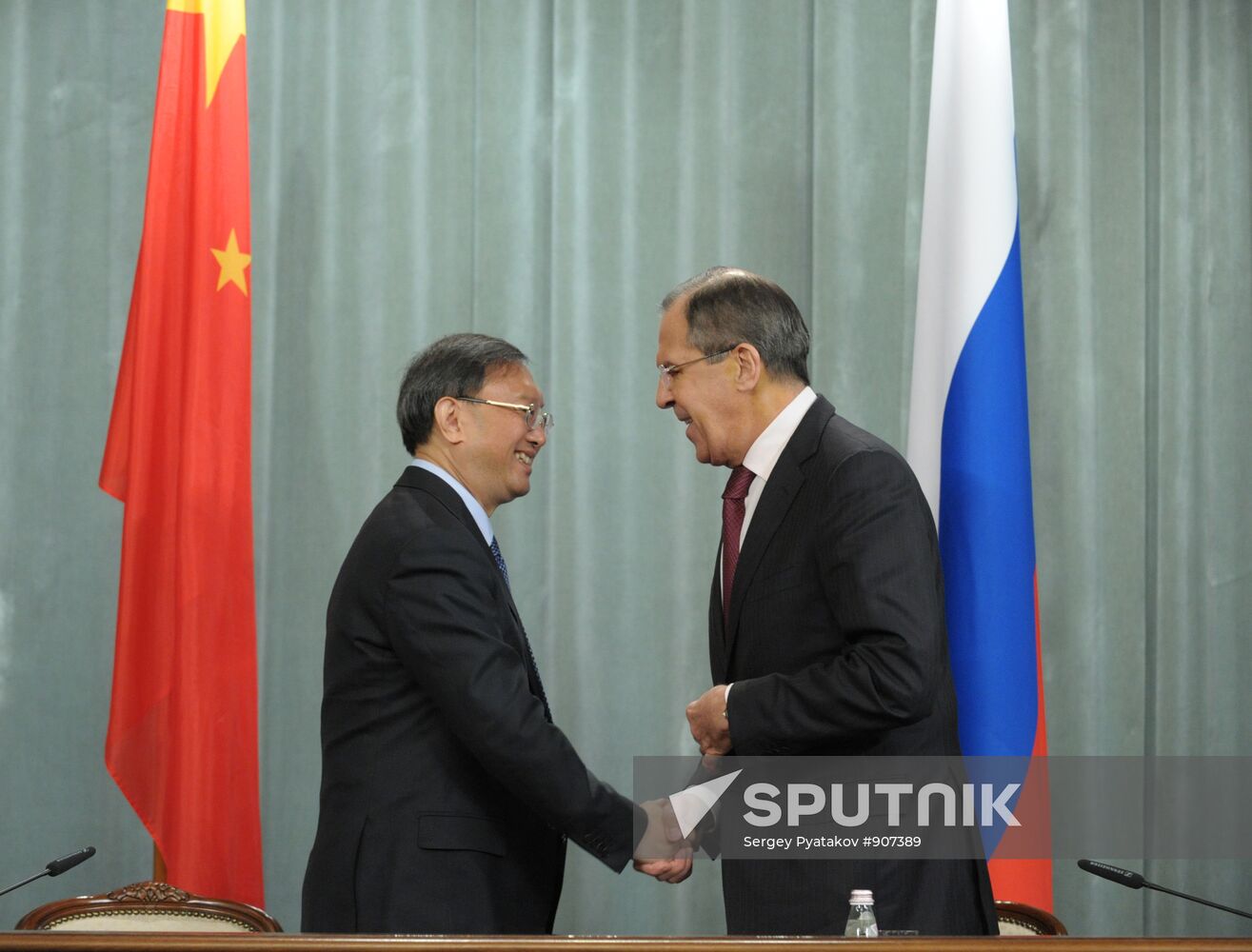 Sergei Lavrov meets with Yang Jiechi