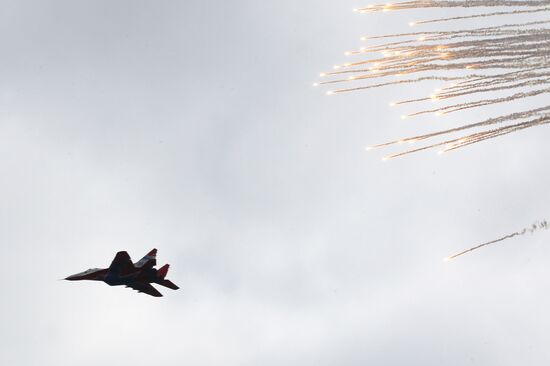 Strizhi aerobatic display team celebrate their anniversary