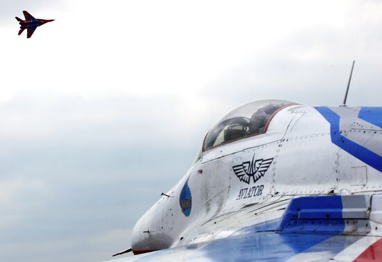 Strizhi aerobatic display team celebrate their anniversary