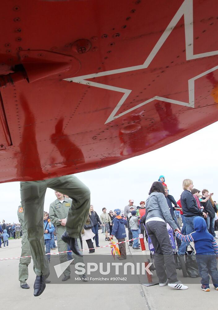 Strizhi aerobatic display team celebrate their anniversary