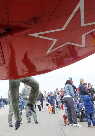 Strizhi aerobatic display team celebrate their anniversary