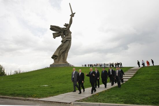 Vladimir Putin tours Southern Federal District