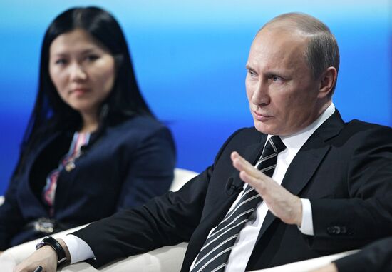 Vladimir Putin tours Southern Federal District