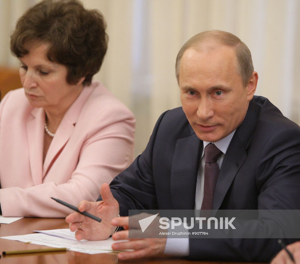 Vladimir Putin meets members of All-Russia People's Front