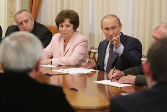 Vladimir Putin meets members of All-Russia People's Front