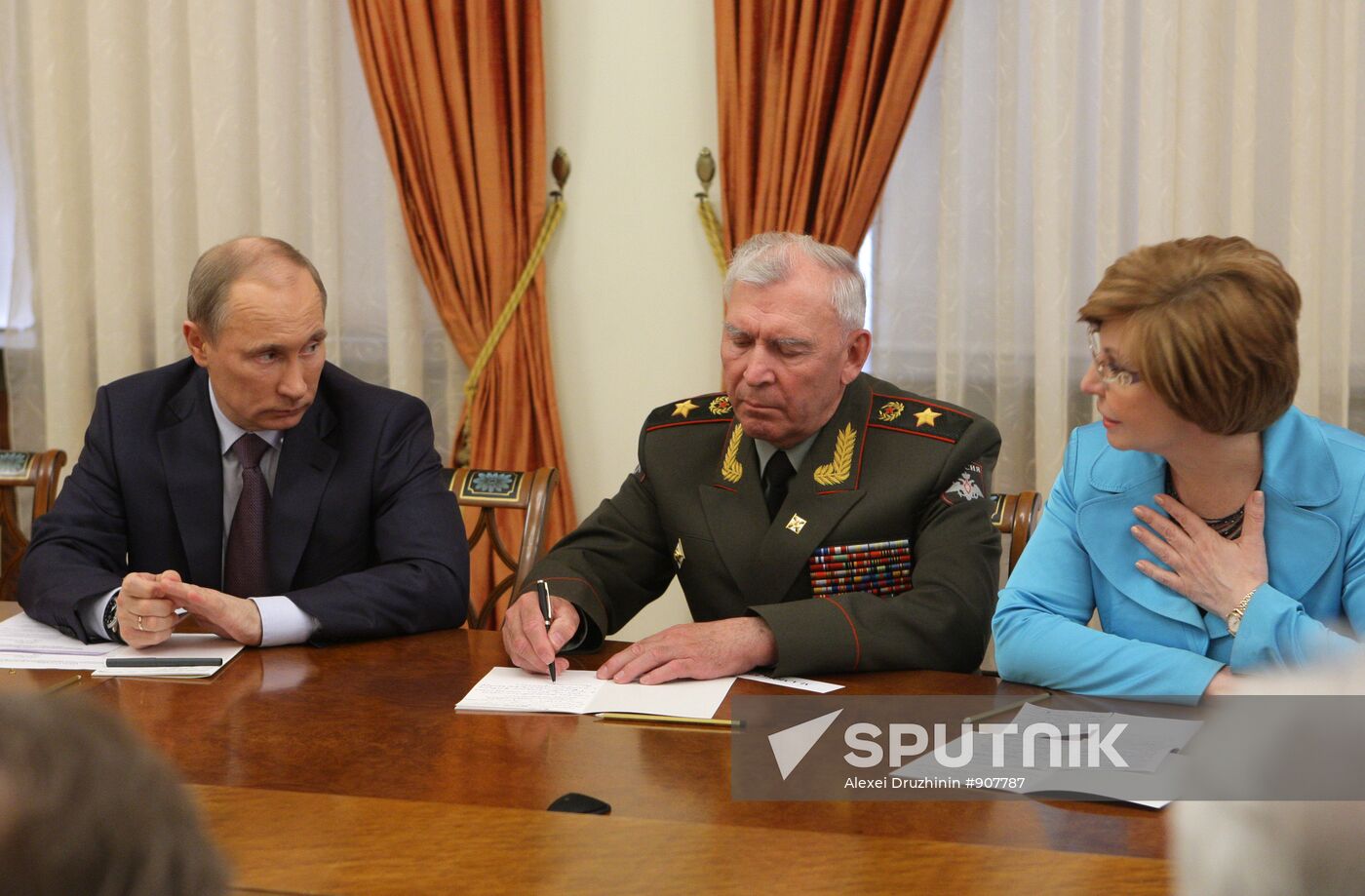 Vladimir Putin meets members of All-Russia People's Front