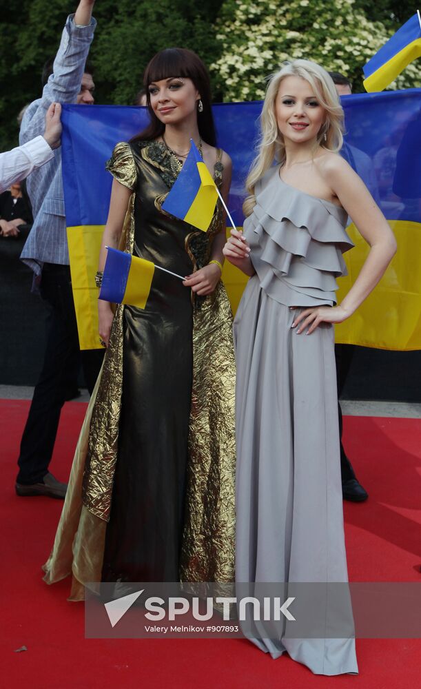 Pop singer Mika Newton