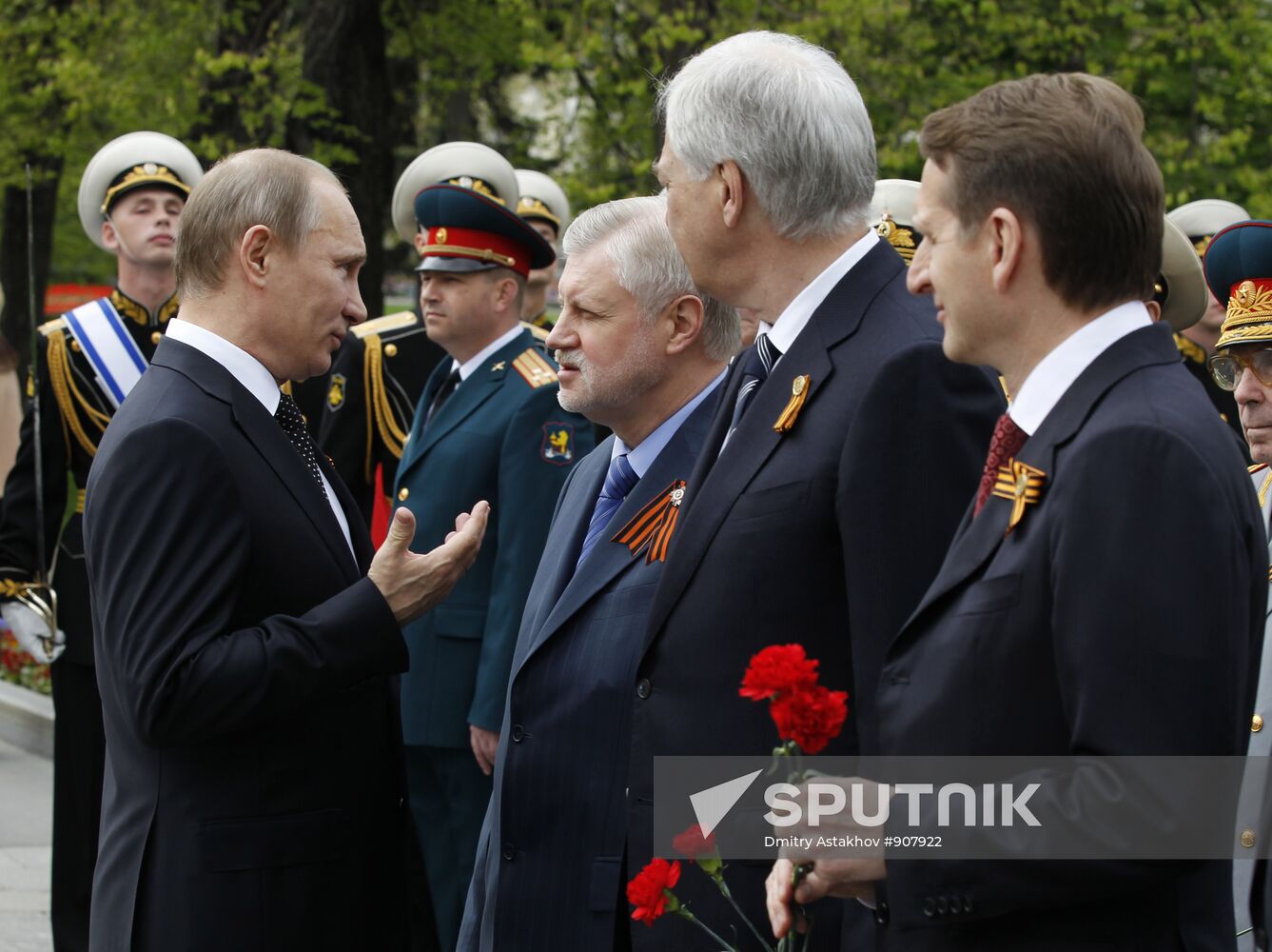 Vladimir Putin attends memorial ceremony for Victory Day
