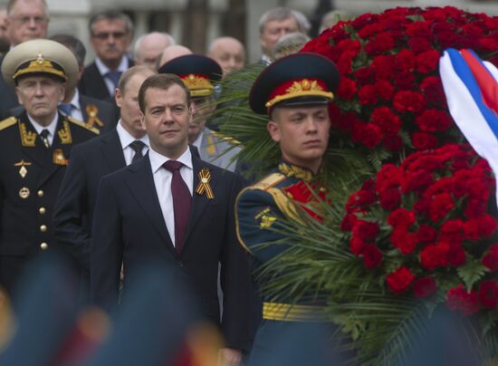 Dmitry Medvedev attends memorial ceremony for Victory Day
