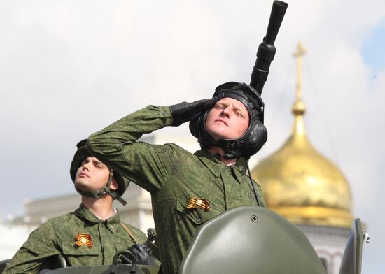 Military parade held on 66th anniversary of Victory in WWII