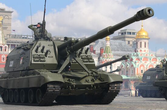 Military parade held on 66th anniversary of Victory in WWII