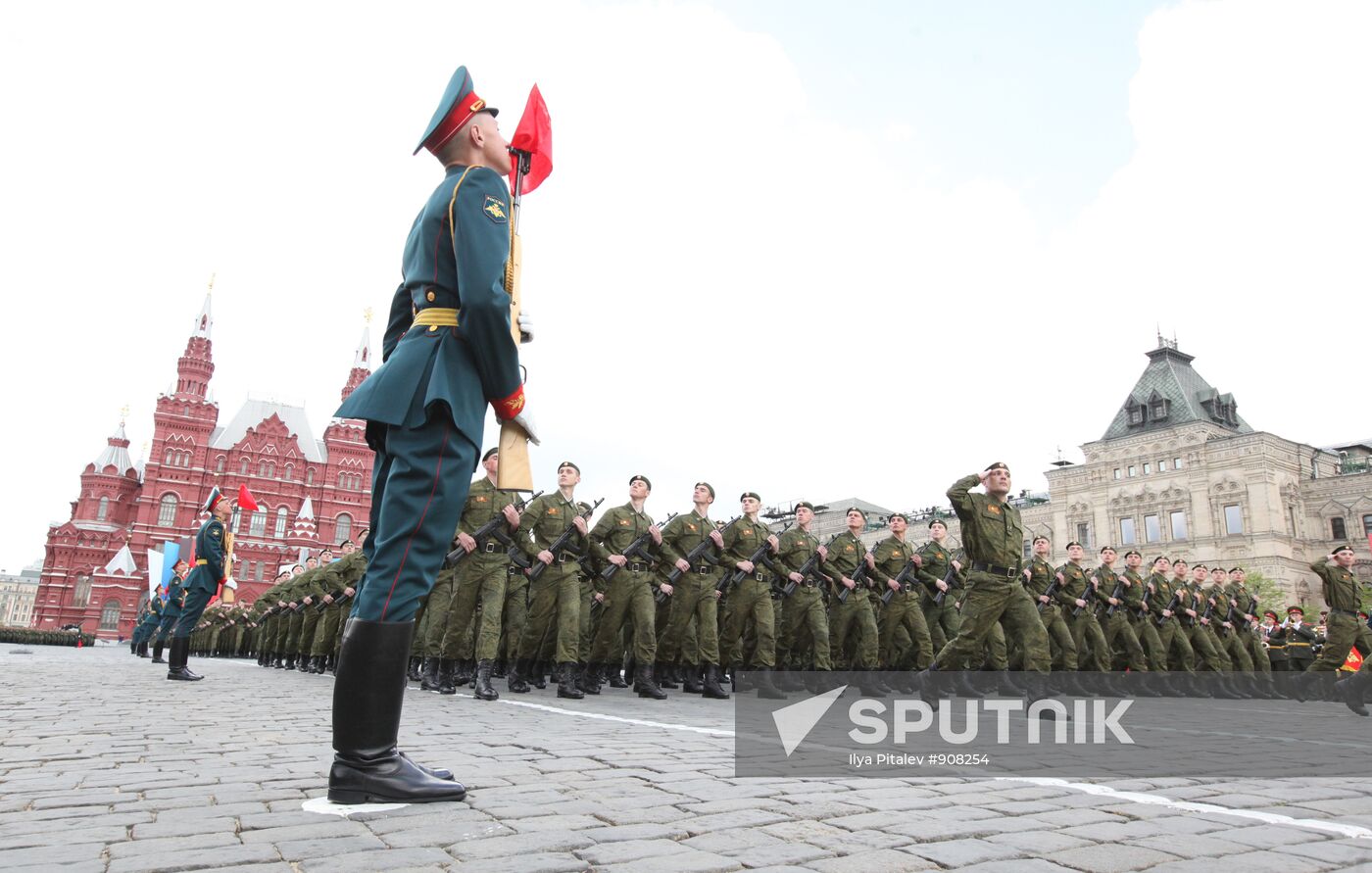 Military parade on 66th anniversary of Victory in WWII