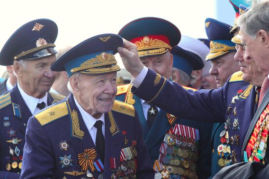 Military parade on 66th anniversary of Victory in WWII