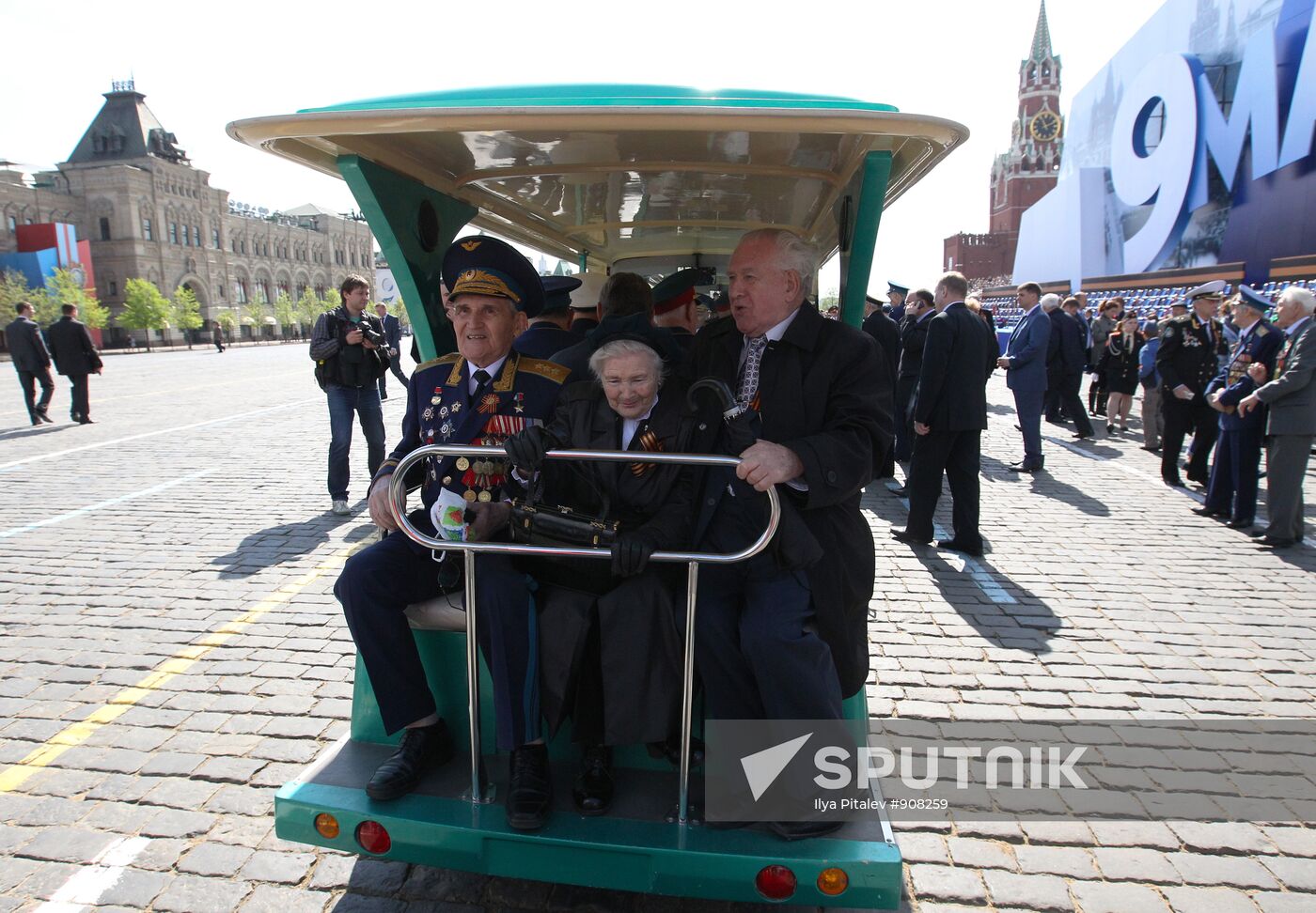 Military parade on 66th anniversary of Victory in WWII