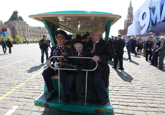 Military parade on 66th anniversary of Victory in WWII