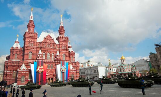 Military parade on 66th anniversary of Victory in WWII
