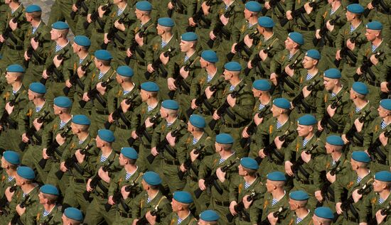 Military parade held on 66th anniversary of Victory in WWII