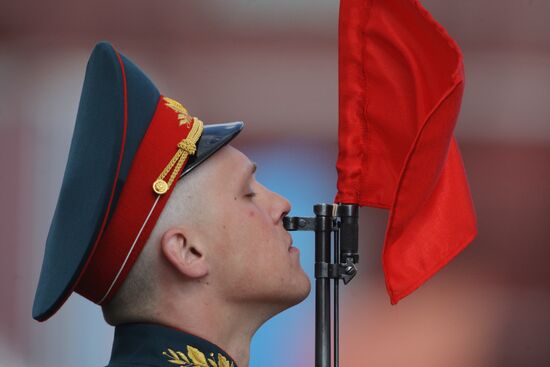 Military parade held on 66th anniversary of Victory in WWII