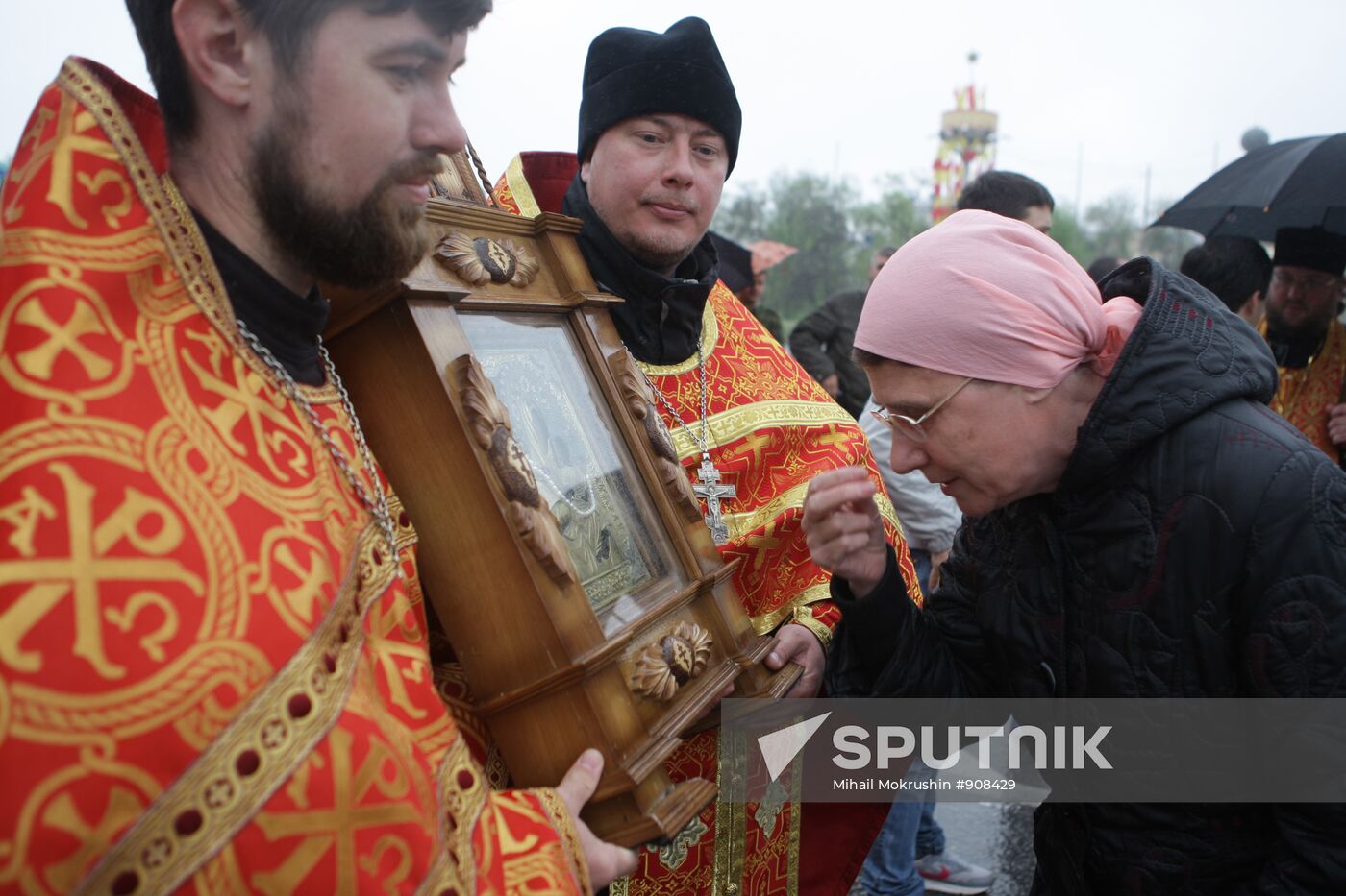 Holy procession with Mother of God Uryupinsk icon in Volgograd